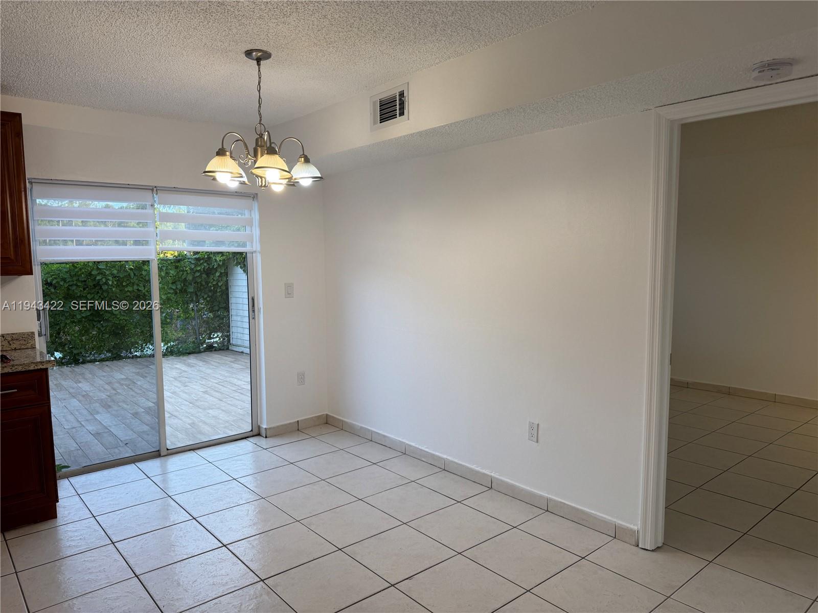 VISTA ALEGRE TOWNHOMES VI - Residential