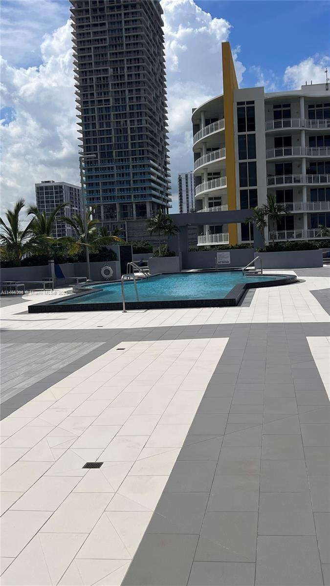 PLATINUM CONDO - Residential Lease