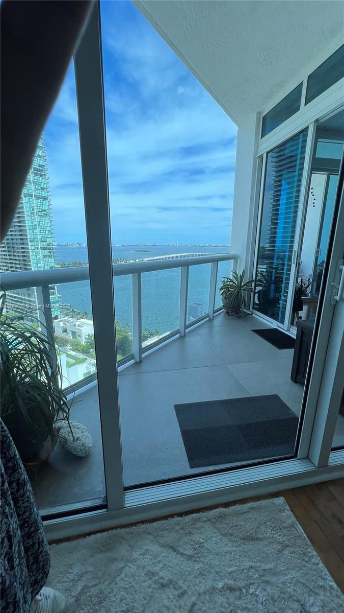 PLATINUM CONDO - Residential Lease
