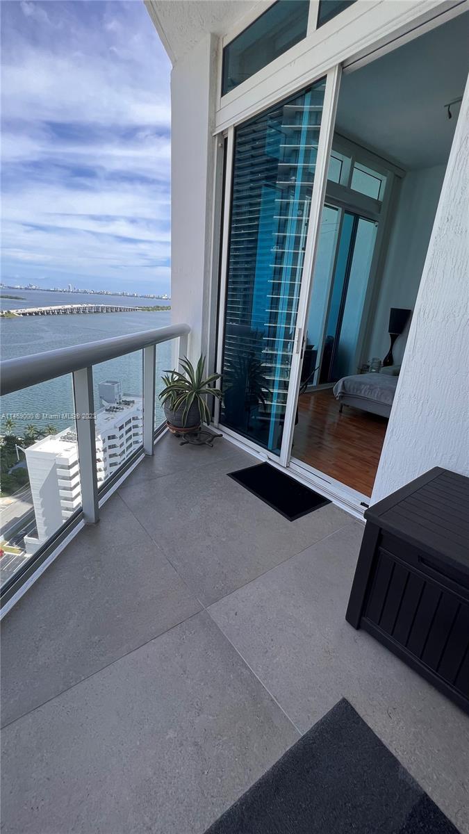 PLATINUM CONDO - Residential Lease