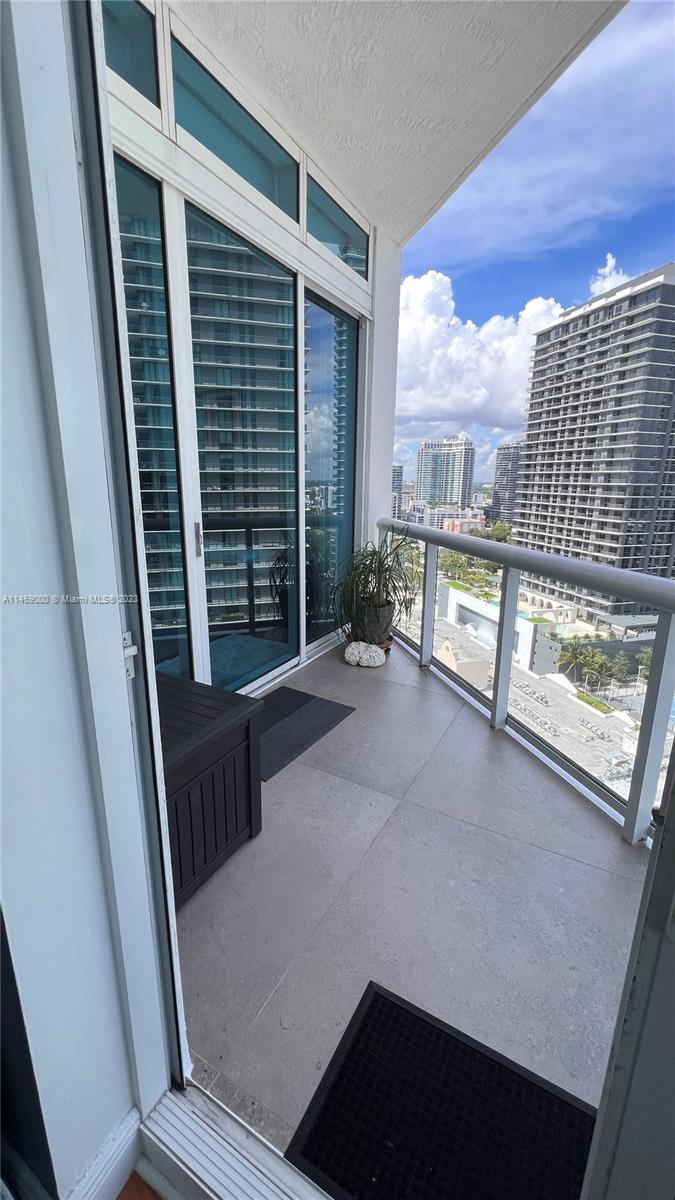 PLATINUM CONDO - Residential Lease