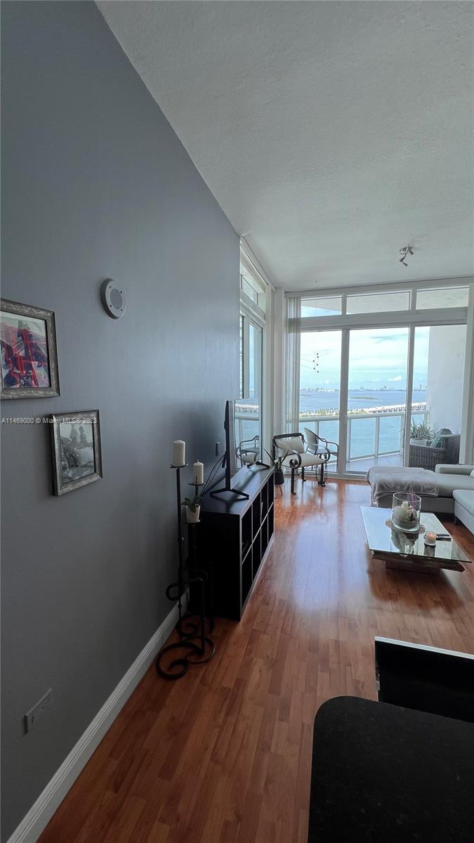 PLATINUM CONDO - Residential Lease