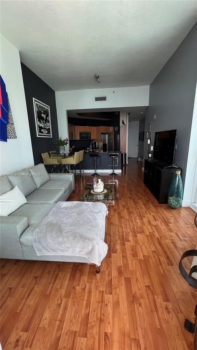 PLATINUM CONDO - Residential Lease