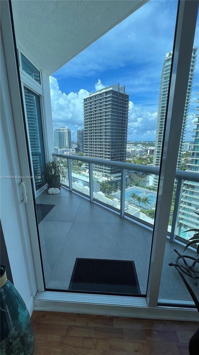 PLATINUM CONDO - Residential Lease