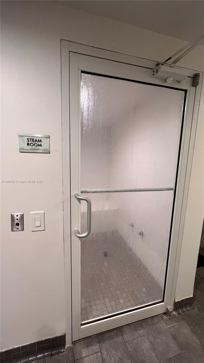 PLATINUM CONDO - Residential Lease