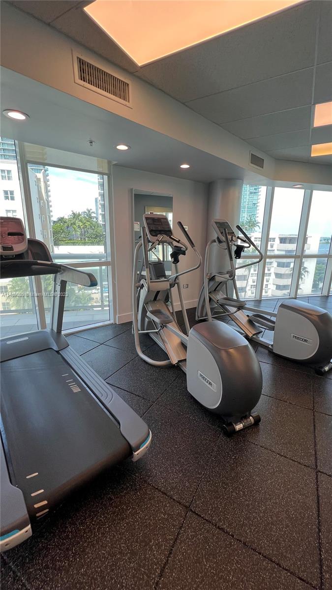 PLATINUM CONDO - Residential Lease