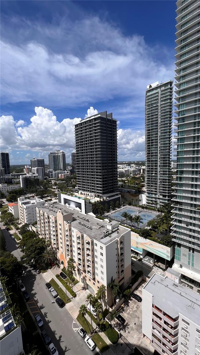 PLATINUM CONDO - Residential Lease