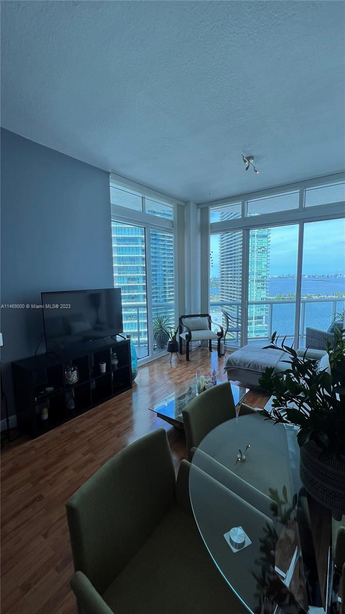 PLATINUM CONDO - Residential Lease