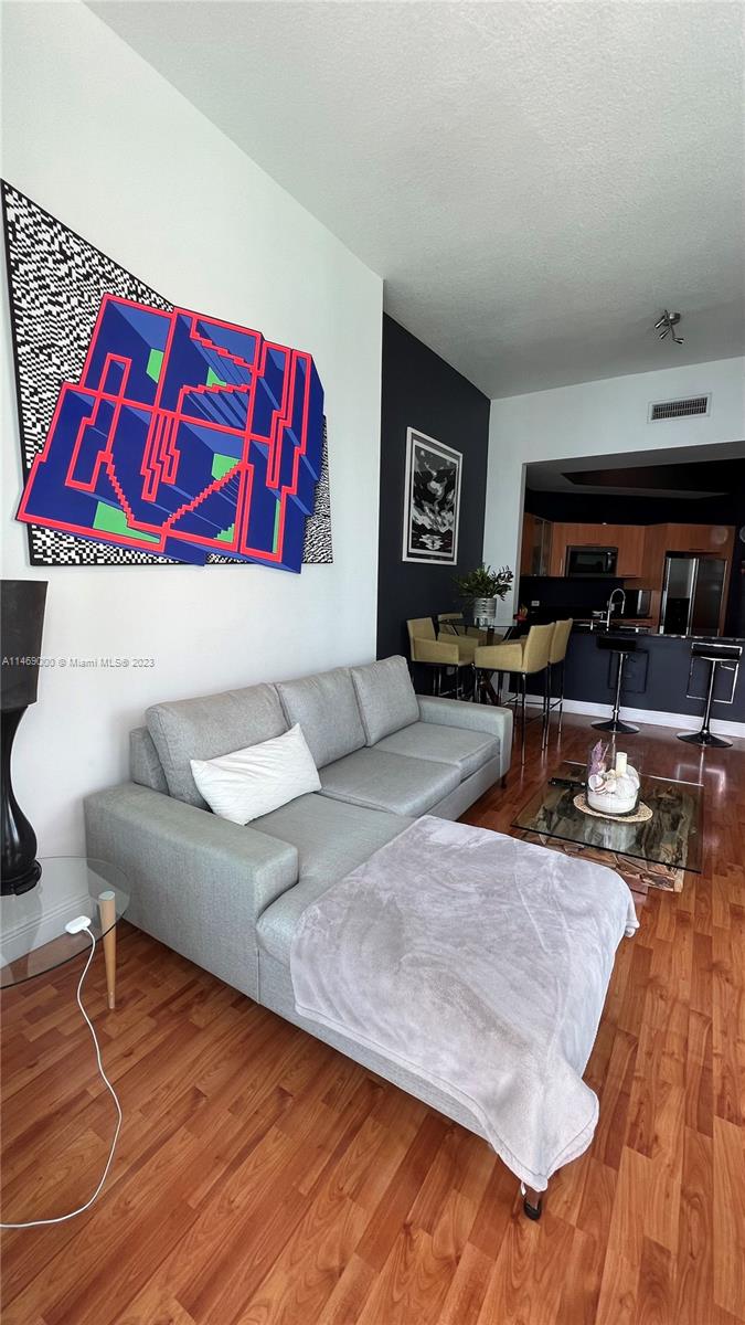 PLATINUM CONDO - Residential Lease