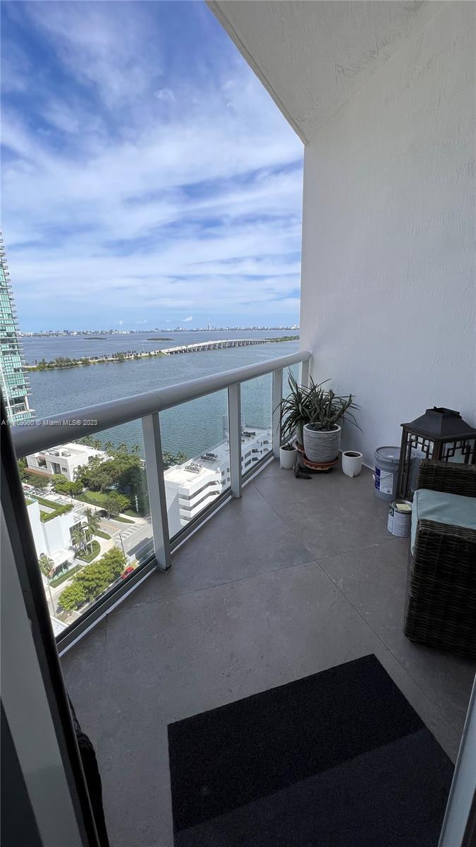 PLATINUM CONDO - Residential Lease