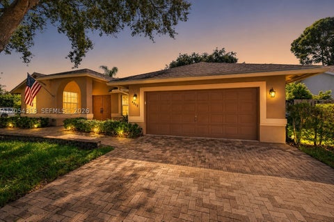 Photo of 4252 SW 78th Dr, Davie, FL 33328 (MLS # A12054318)