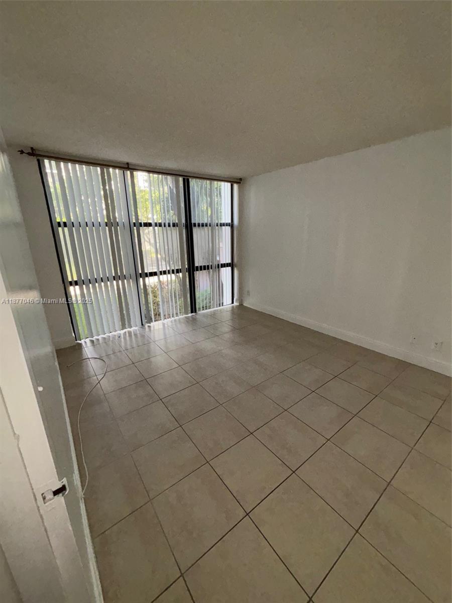 PLAZA OF AMERICAS CONDO P - Residential Lease