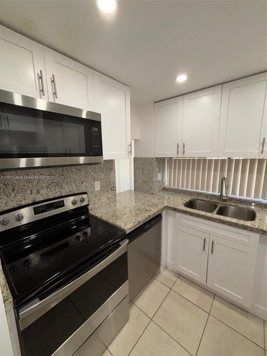 PLAZA OF AMERICAS CONDO P - Residential Lease