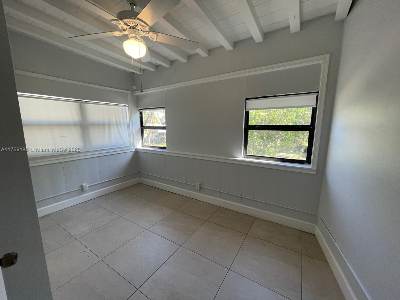 NORTH PALM BCH 3 - Residential Lease