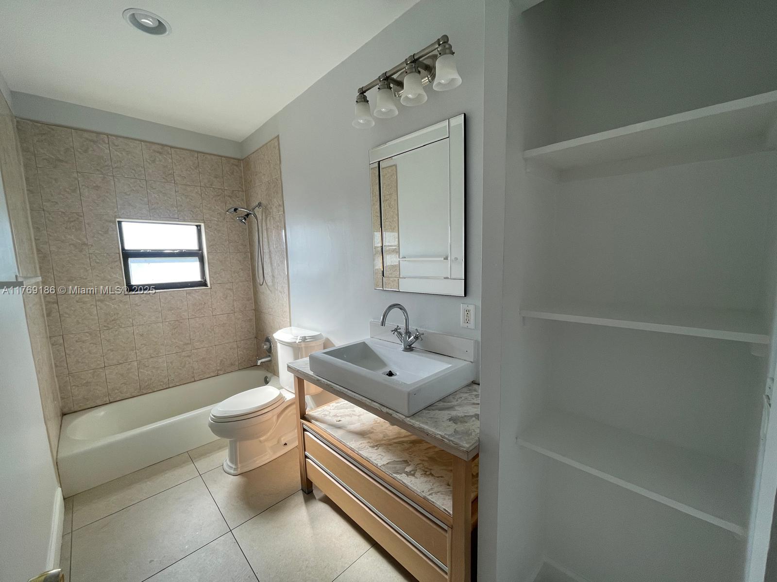 NORTH PALM BCH 3 - Residential Lease