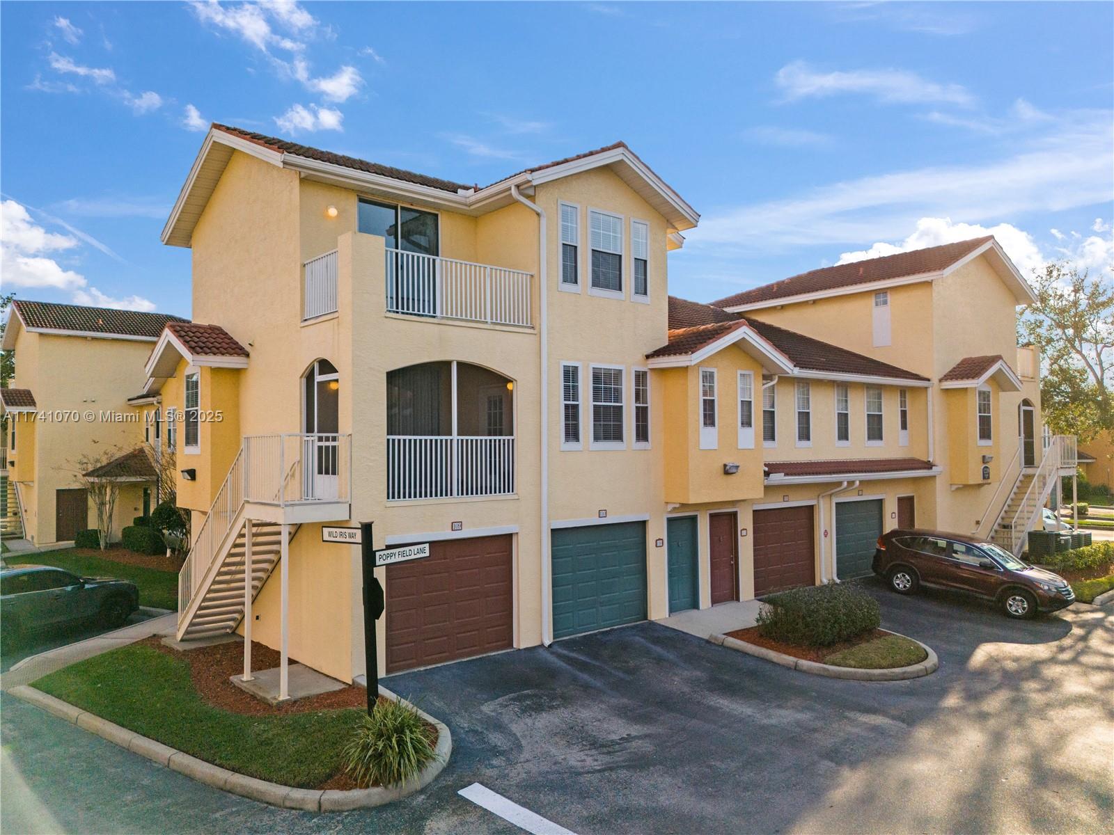 This contemporary-style, fully renovated corner unit in Villanova at Hunter’s Creek offers modern design and exceptional comfort throughout. The second floor serves as the heart of the home, featuring a beautifully upgraded kitchen with quartz countertops, an elegant Italian tile backsplash, and 42-inch soft-close gray dove cabinets. The kitchen seamlessly opens to the dining area, where a stunning contemporary chandelier adds elegance. The dining area flows effortlessly to the screened porch through sliding glass doors, creating a perfect space for outdoor relaxation.