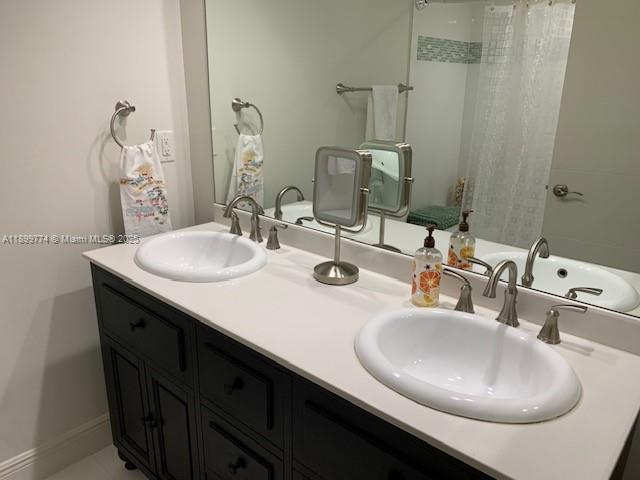 VILLAS ON THE GREEN CONDO - Residential Lease