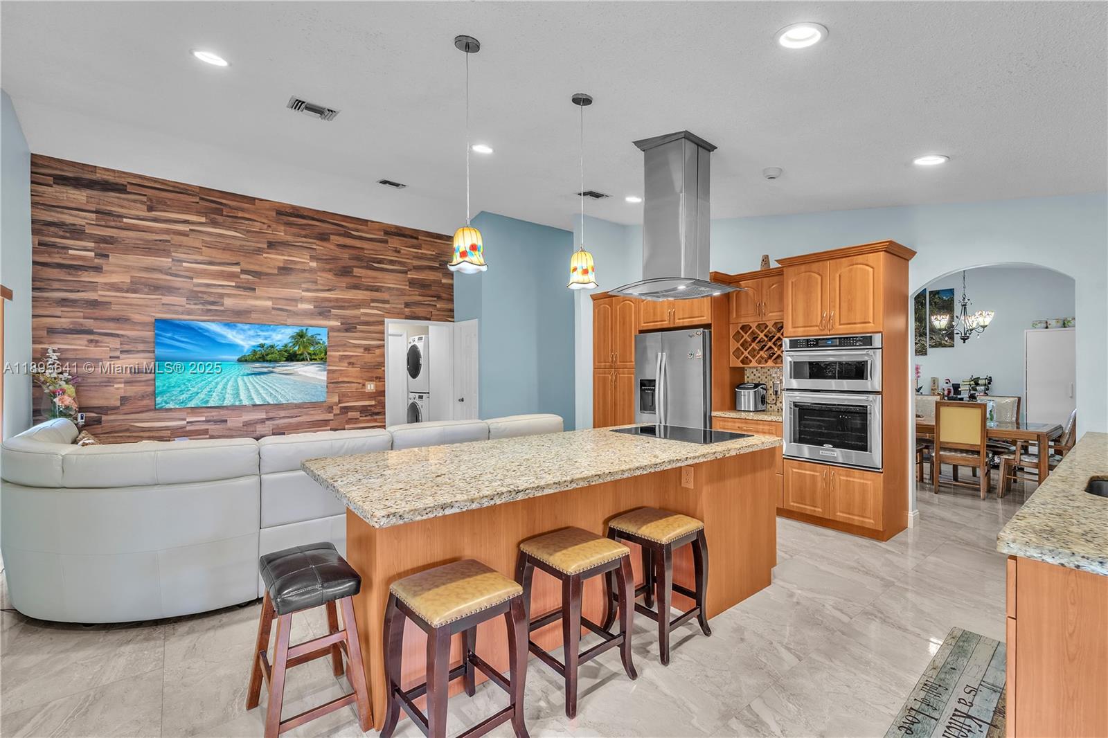HOMES OF LAKE MIRAMAR - Residential