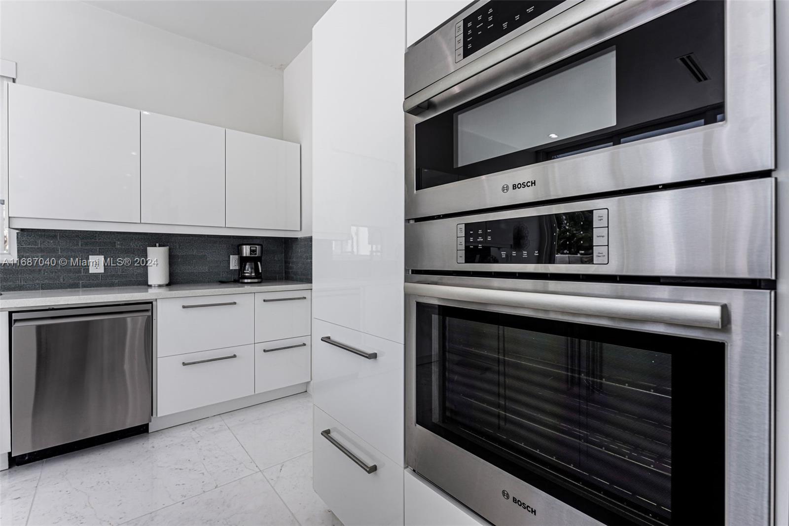 ADEMAR PARK AMD PL - Residential