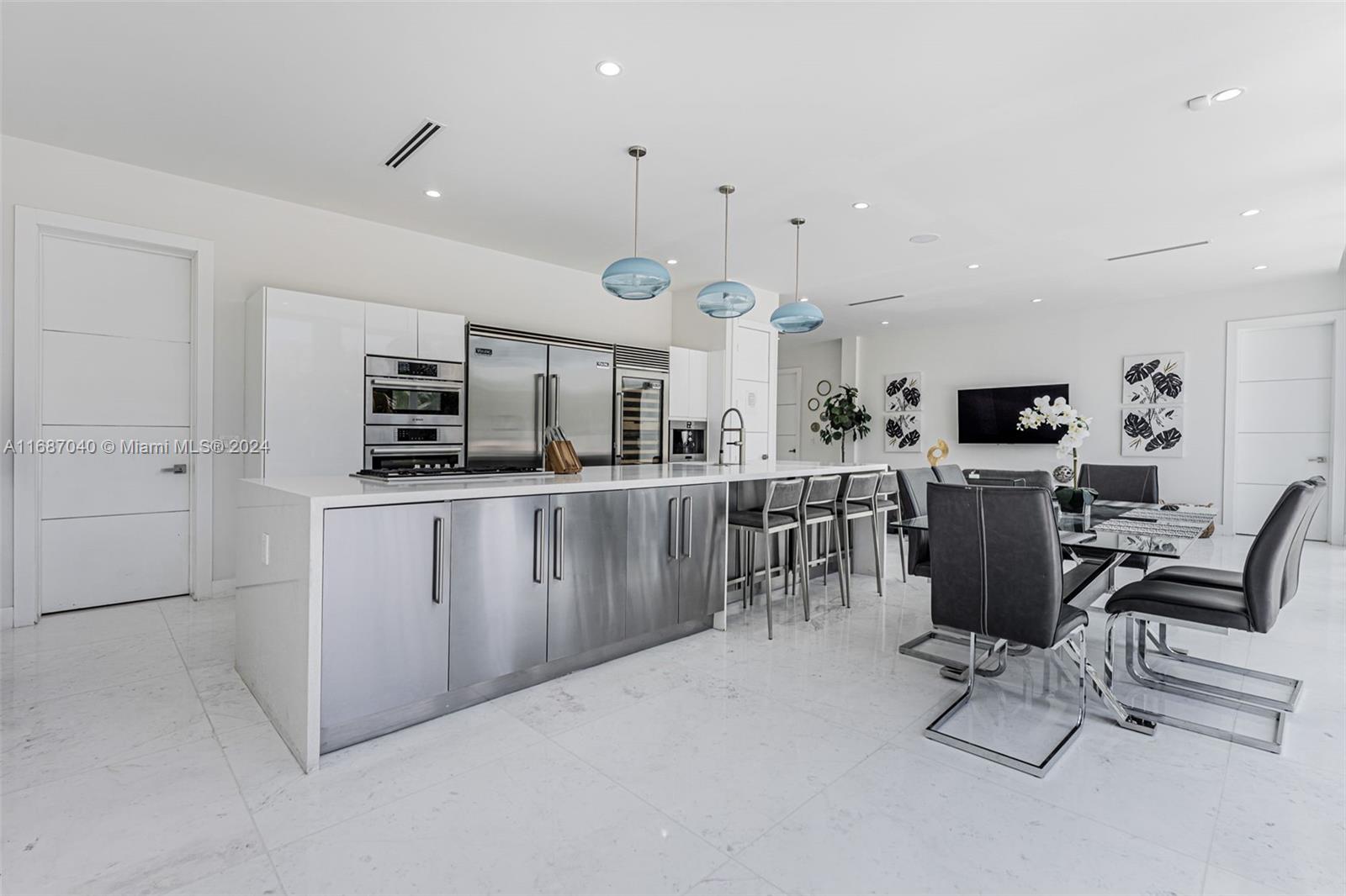 ADEMAR PARK AMD PL - Residential