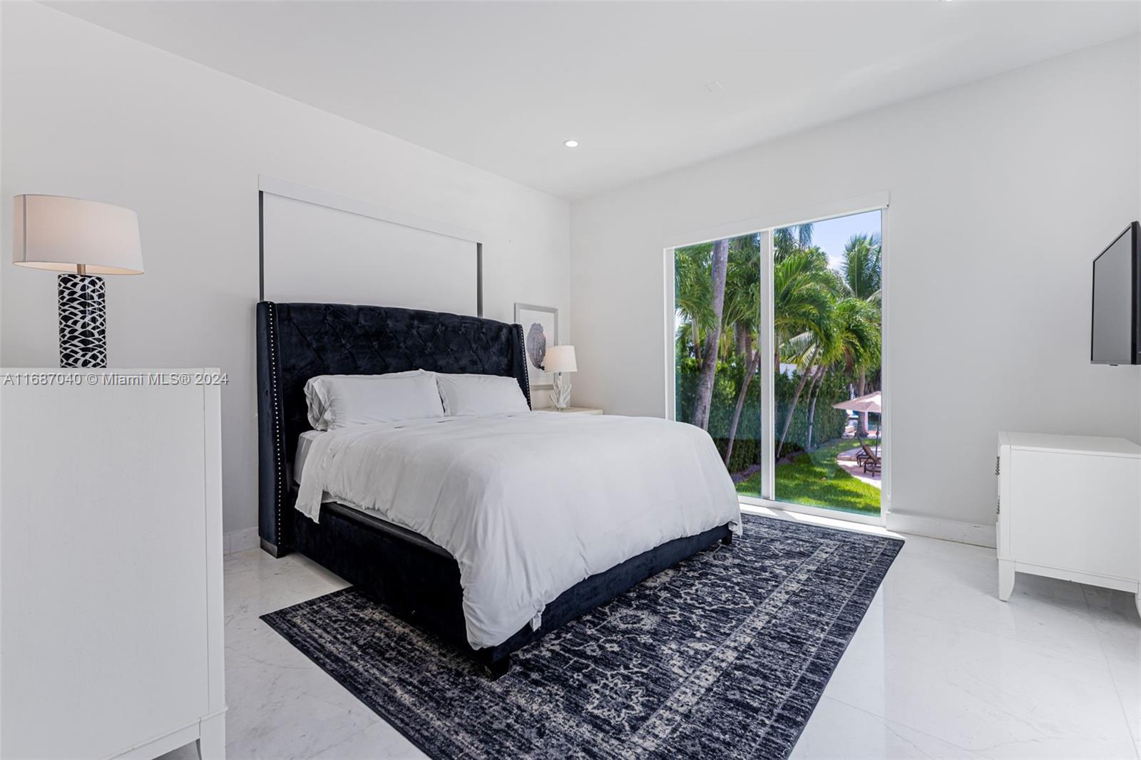 ADEMAR PARK AMD PL - Residential