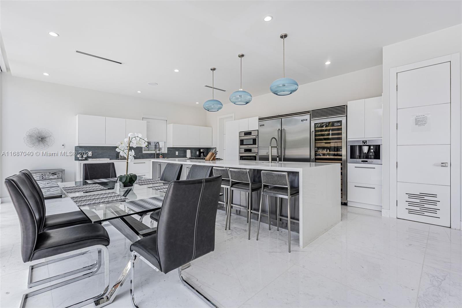 ADEMAR PARK AMD PL - Residential