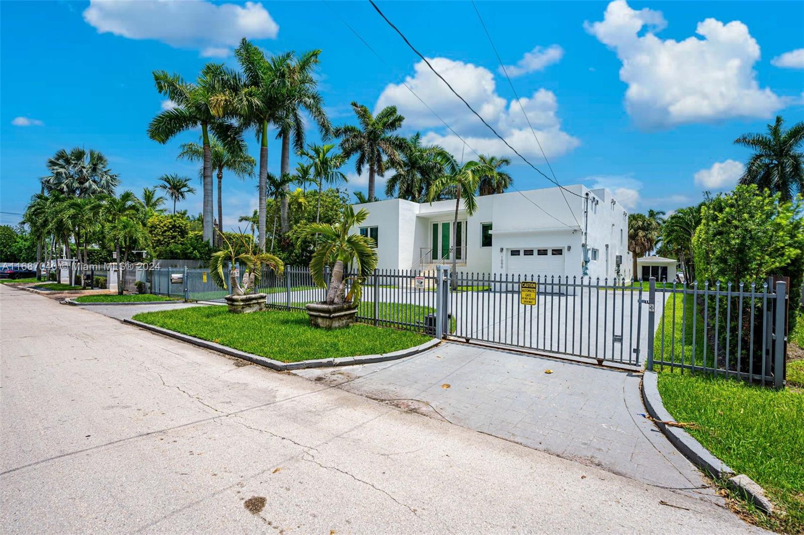ADEMAR PARK AMD PL - Residential
