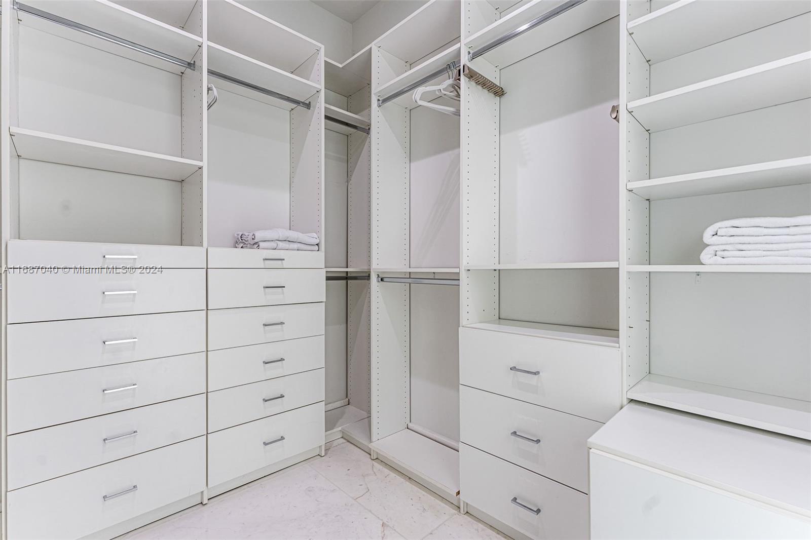 ADEMAR PARK AMD PL - Residential