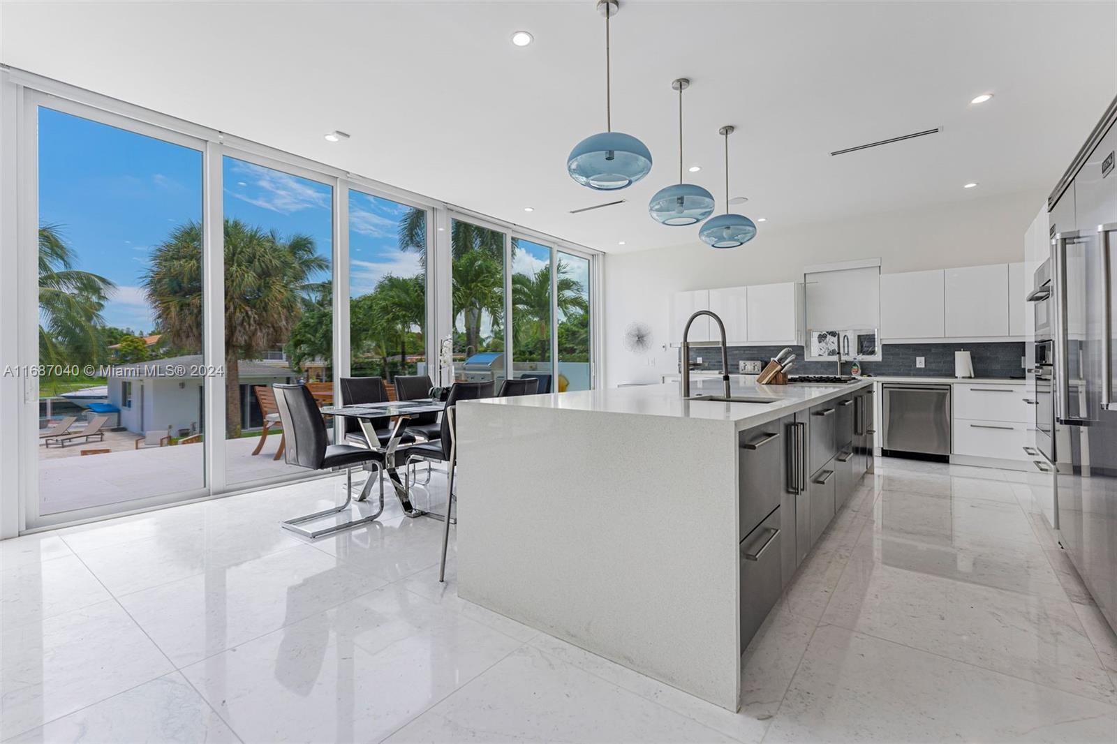 ADEMAR PARK AMD PL - Residential