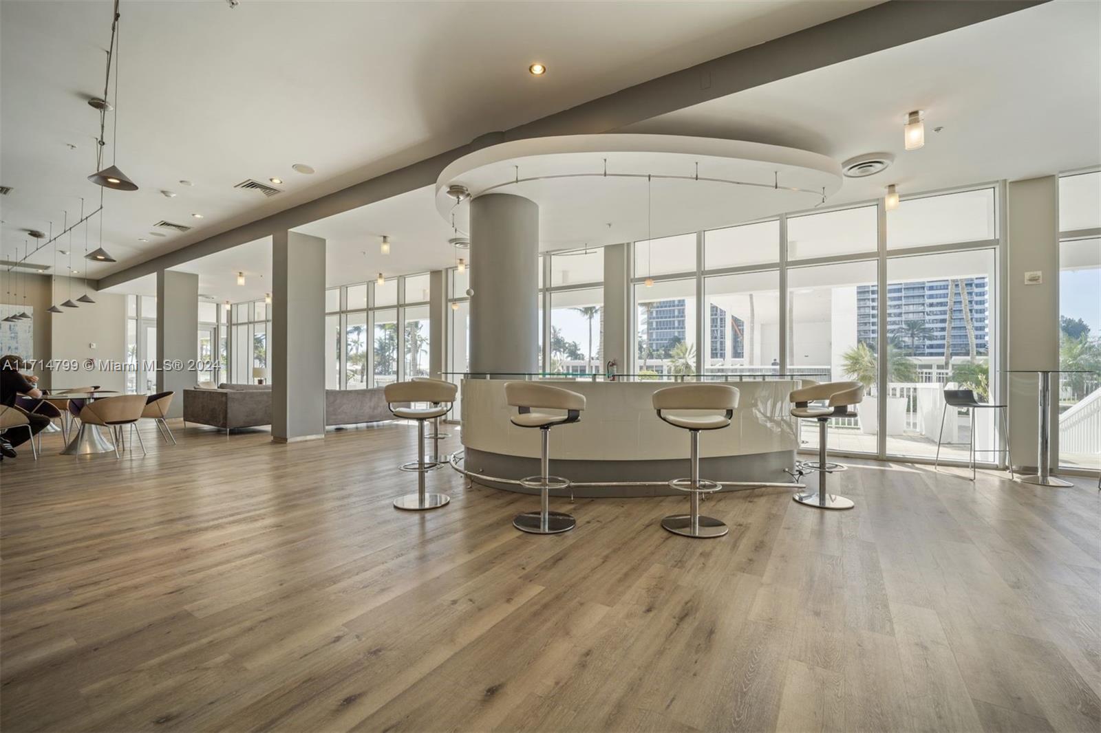 HARBOUR HOUSE - Residential