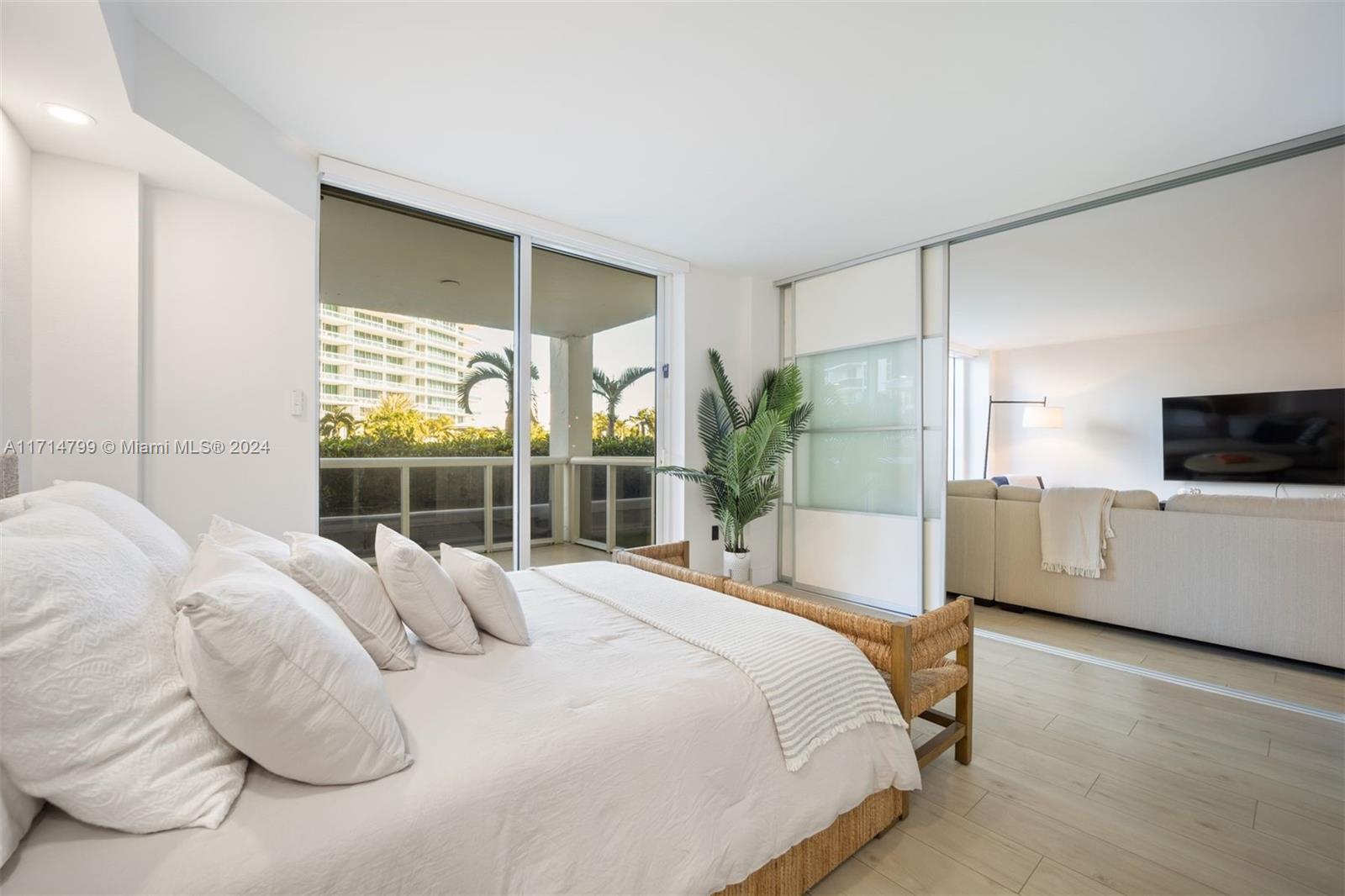 HARBOUR HOUSE - Residential