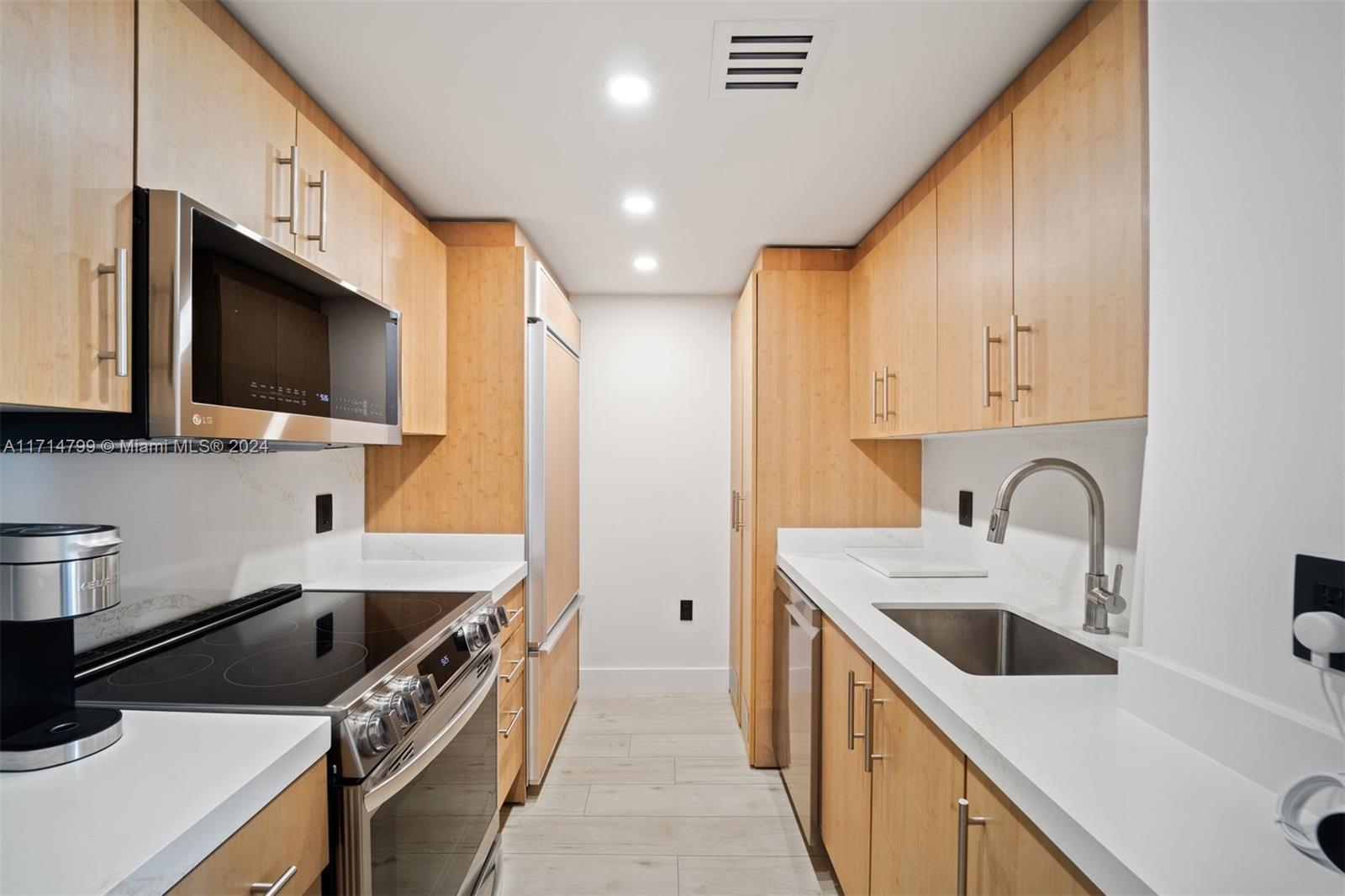 HARBOUR HOUSE - Residential