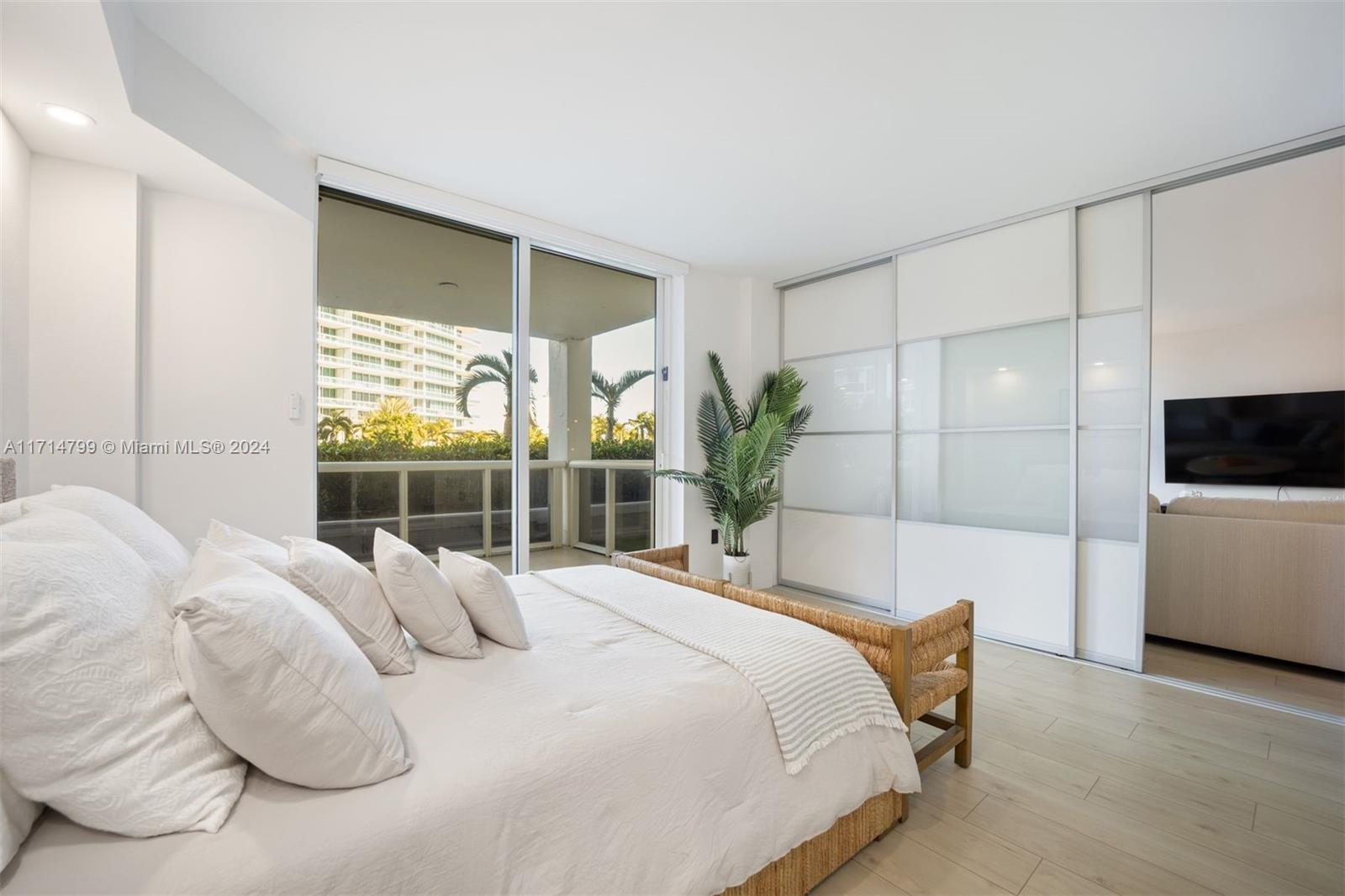 HARBOUR HOUSE - Residential