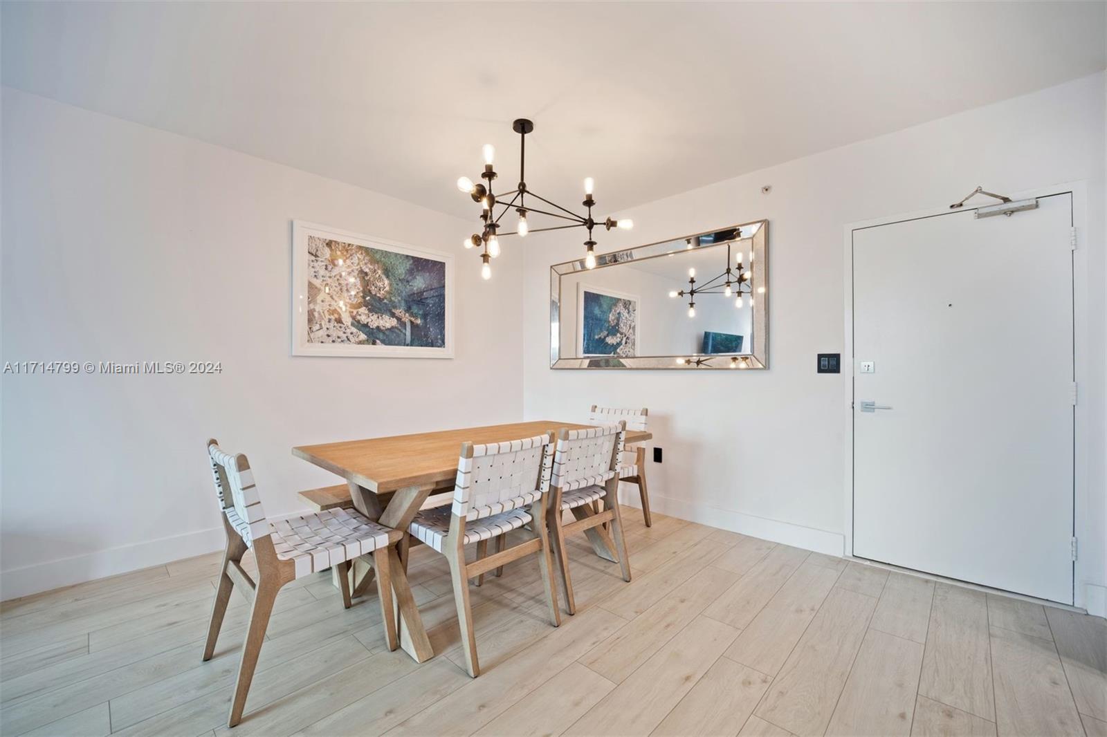 10275 Collins Ave 206
