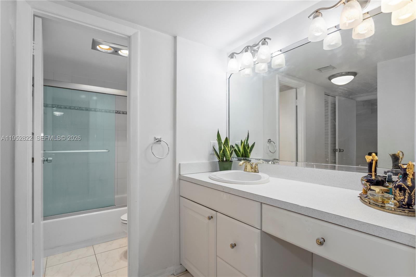 CORONADO CONDO- TOWER II - Residential