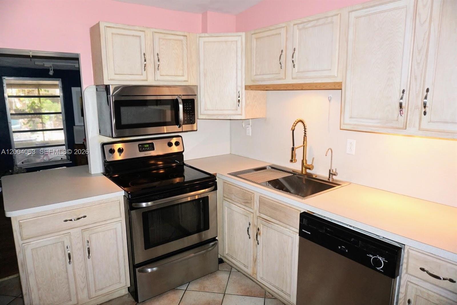 LARGO SOUND VILLAGE - Residential