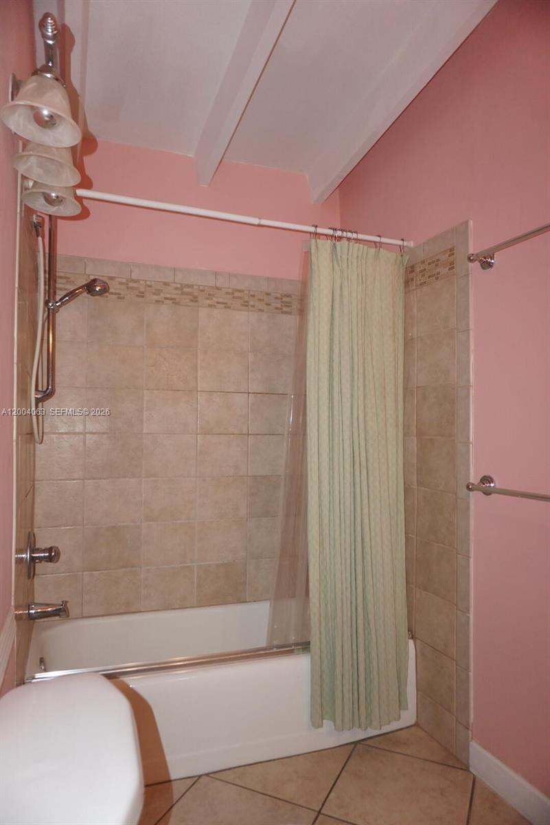 LARGO SOUND VILLAGE - Residential