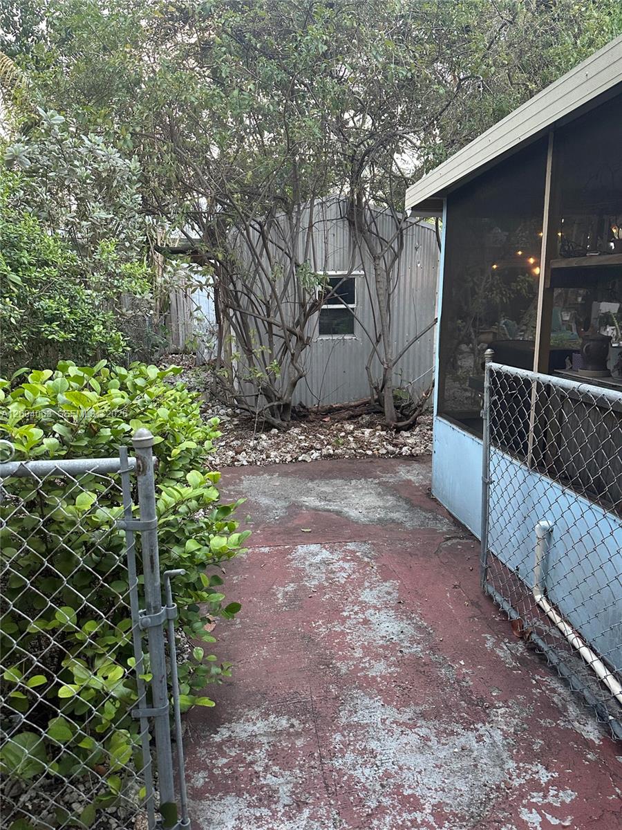 LARGO SOUND VILLAGE - Residential