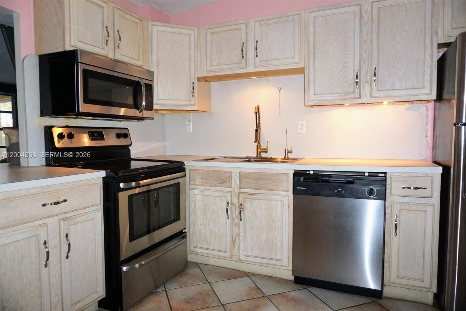 LARGO SOUND VILLAGE - Residential