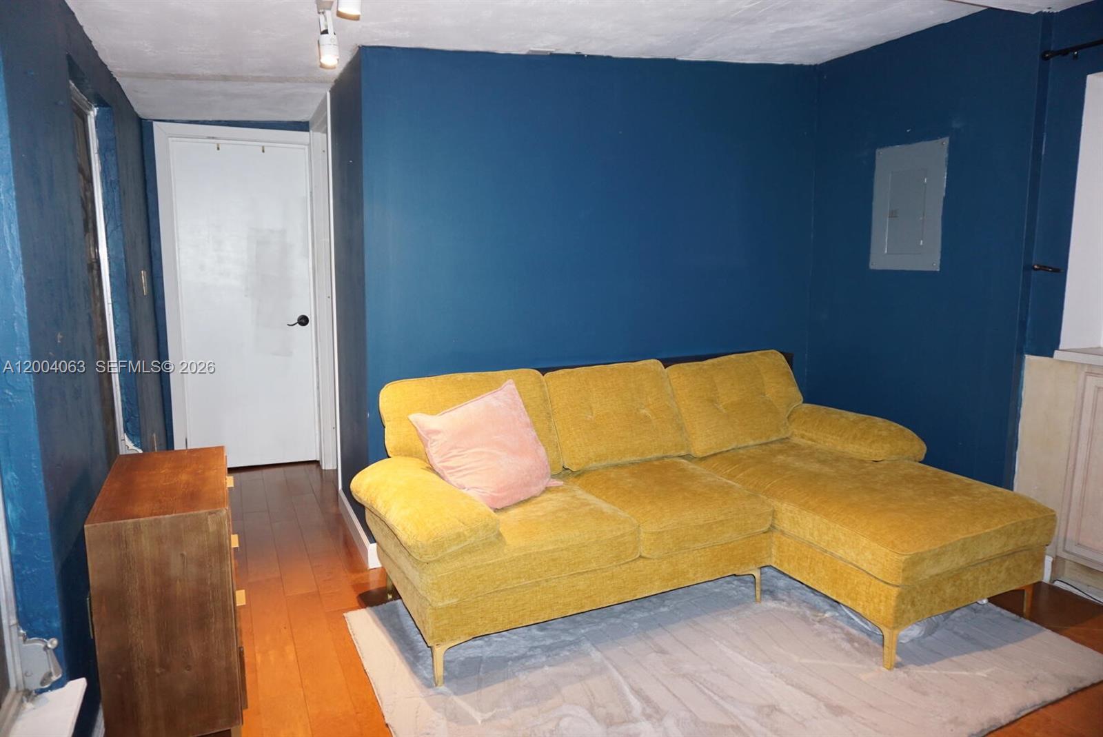 LARGO SOUND VILLAGE - Residential