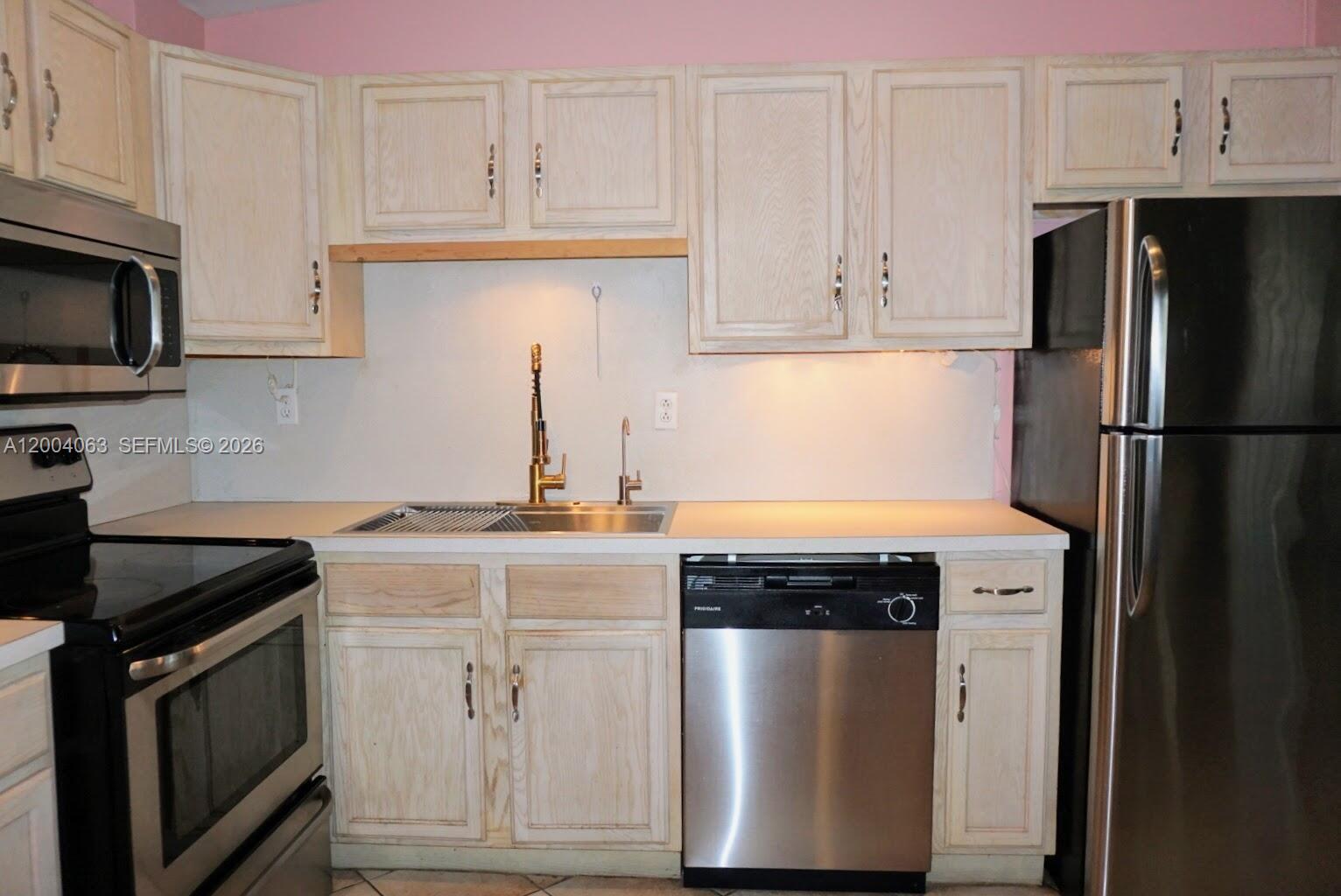 LARGO SOUND VILLAGE - Residential