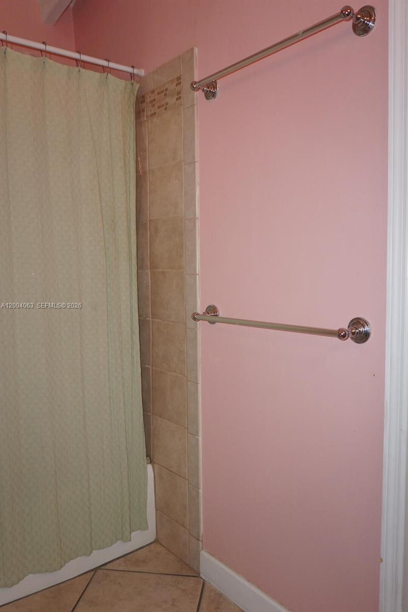 LARGO SOUND VILLAGE - Residential