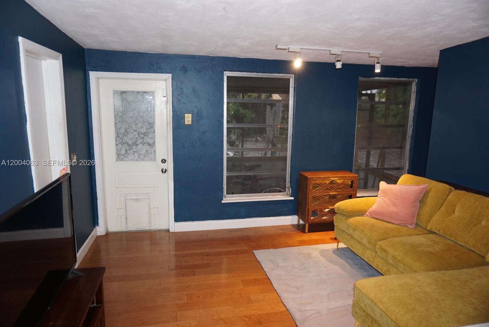 LARGO SOUND VILLAGE - Residential