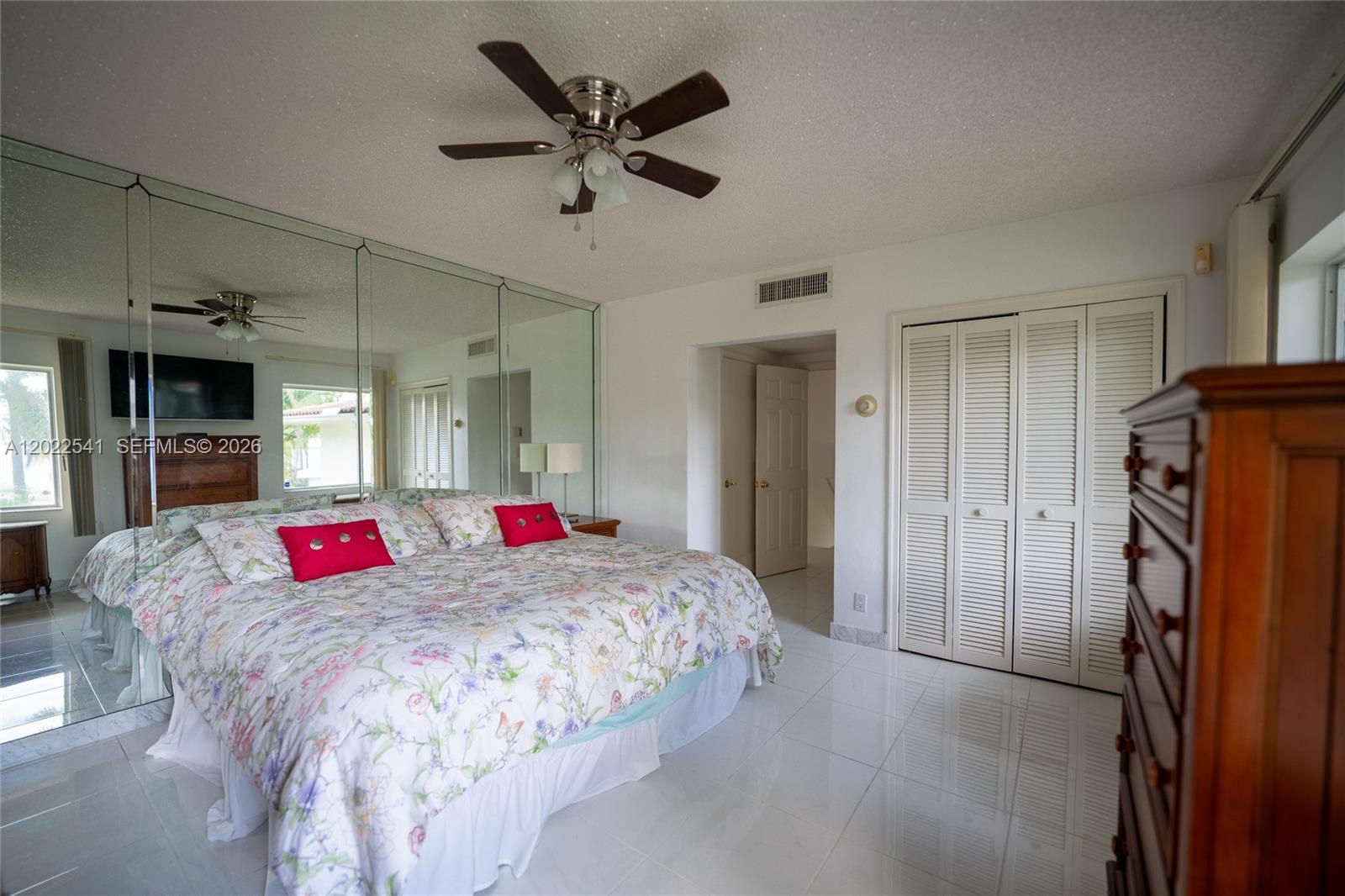 LAUDERDALE BEACH - Residential