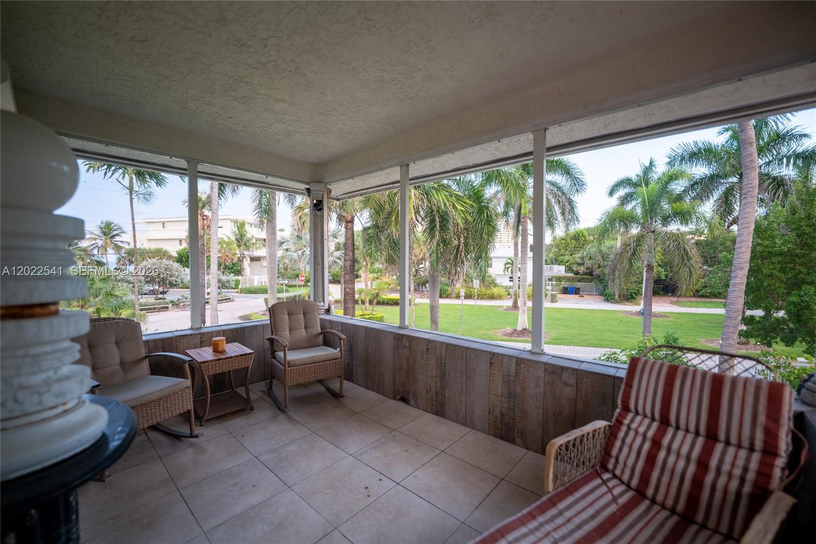 LAUDERDALE BEACH - Residential