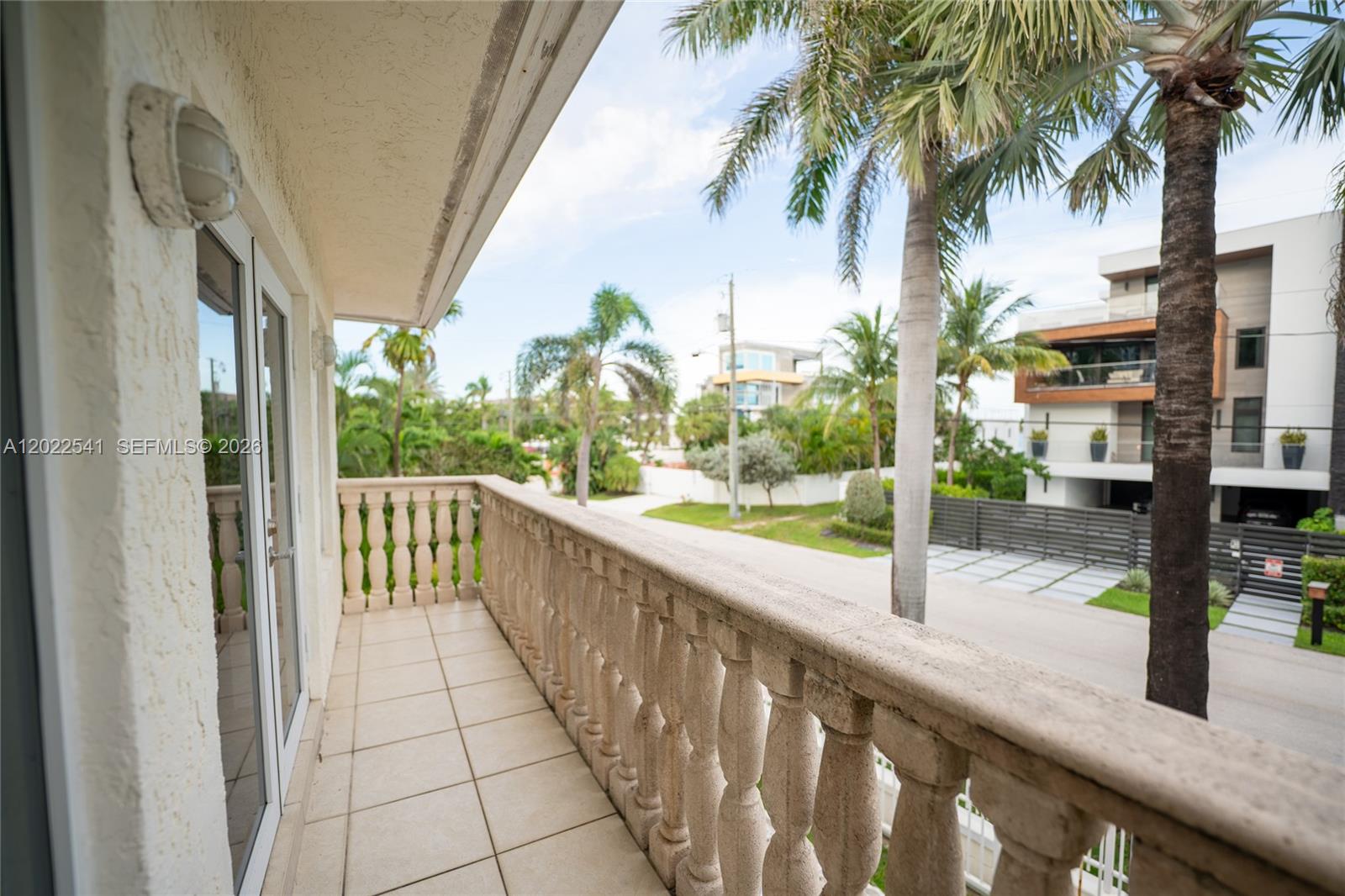 LAUDERDALE BEACH - Residential