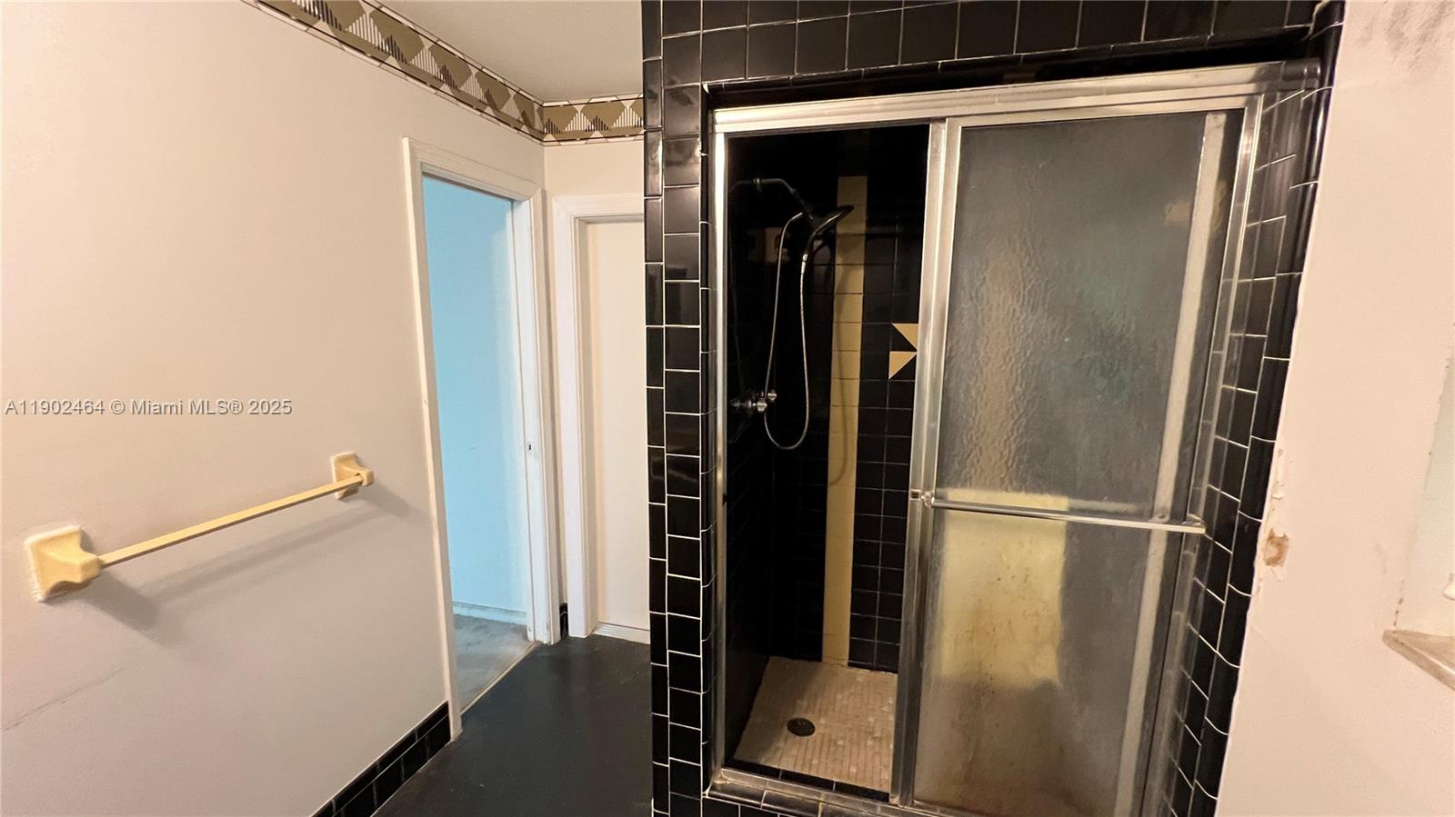 FOREST HILLS SOUTH - Residential