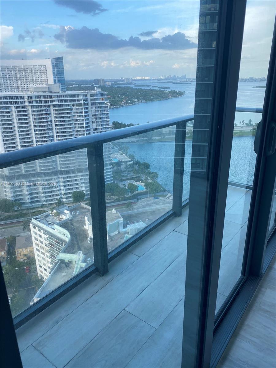 PARAISO BAY CONDO - Residential