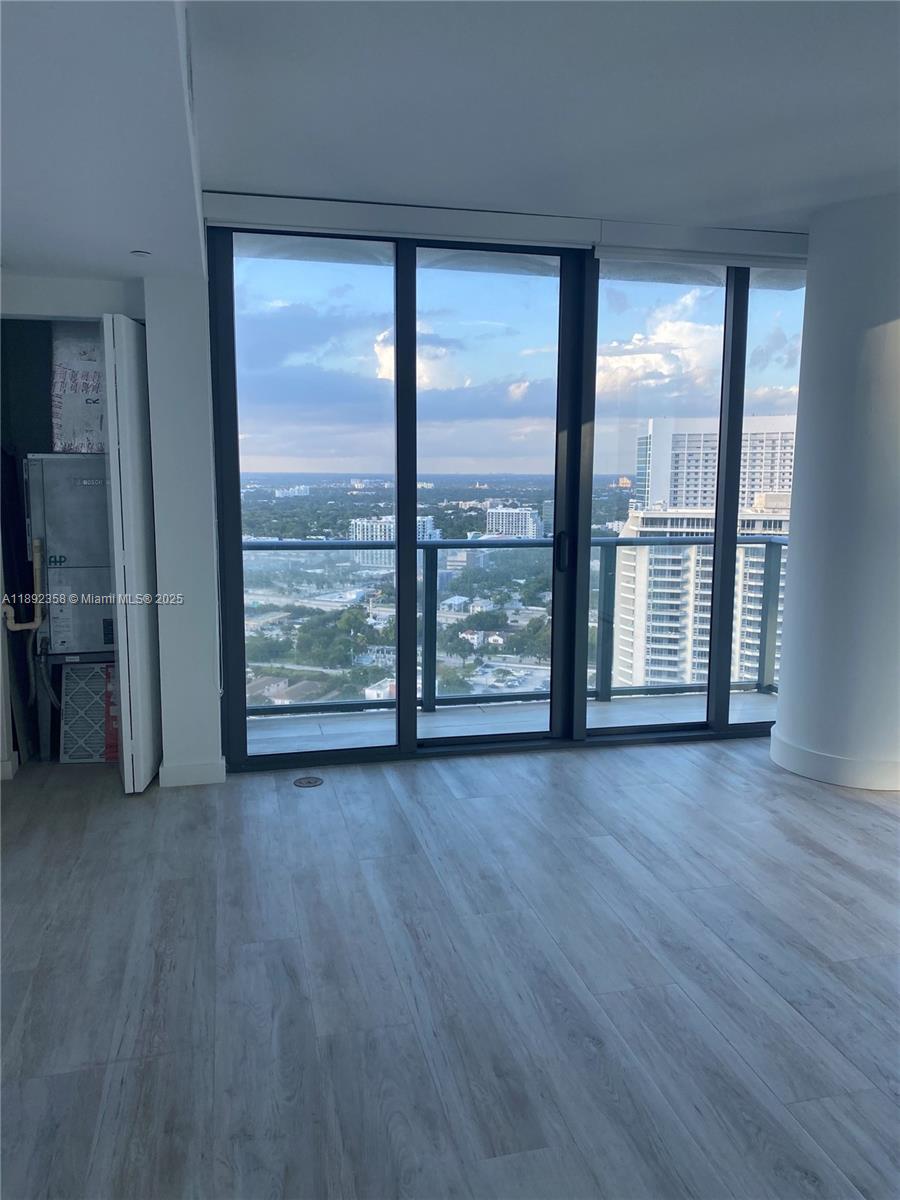PARAISO BAY CONDO - Residential