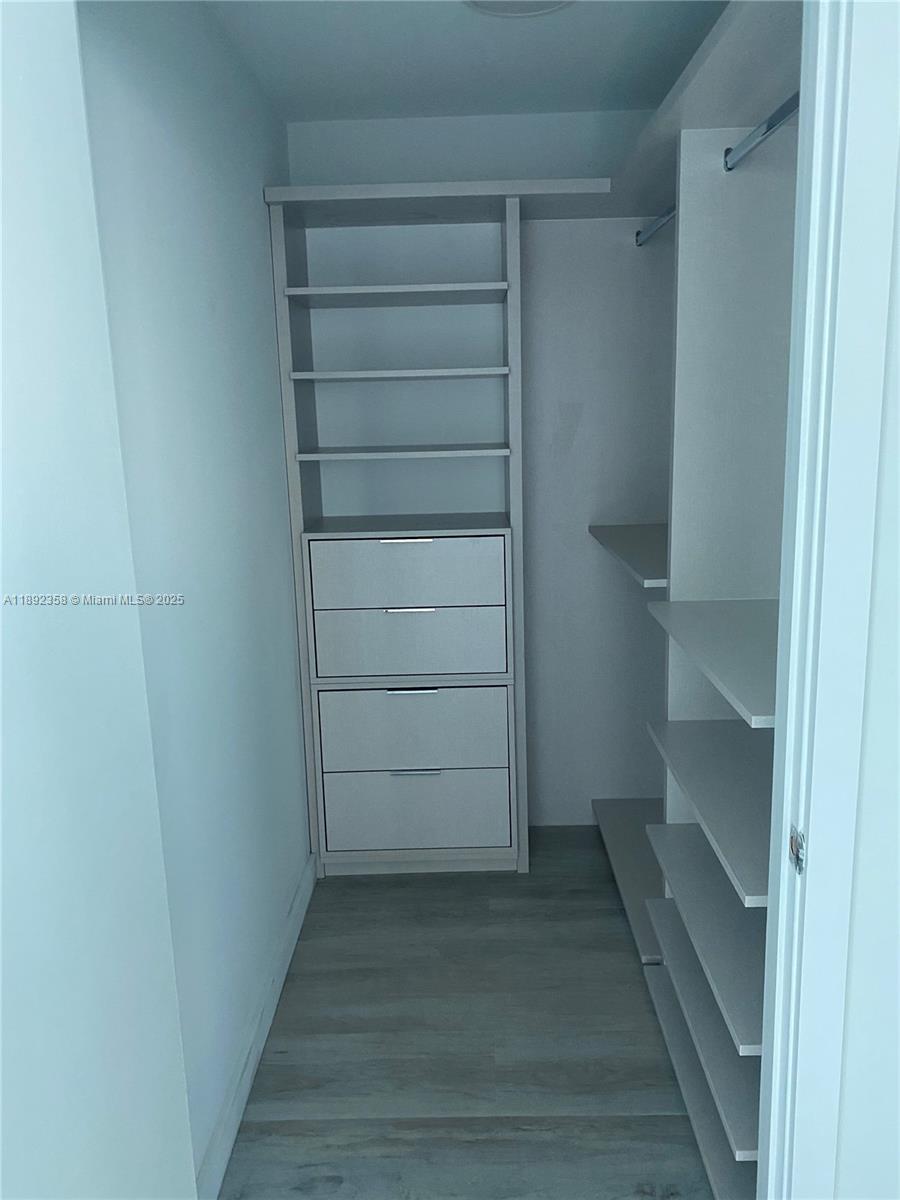 PARAISO BAY CONDO - Residential